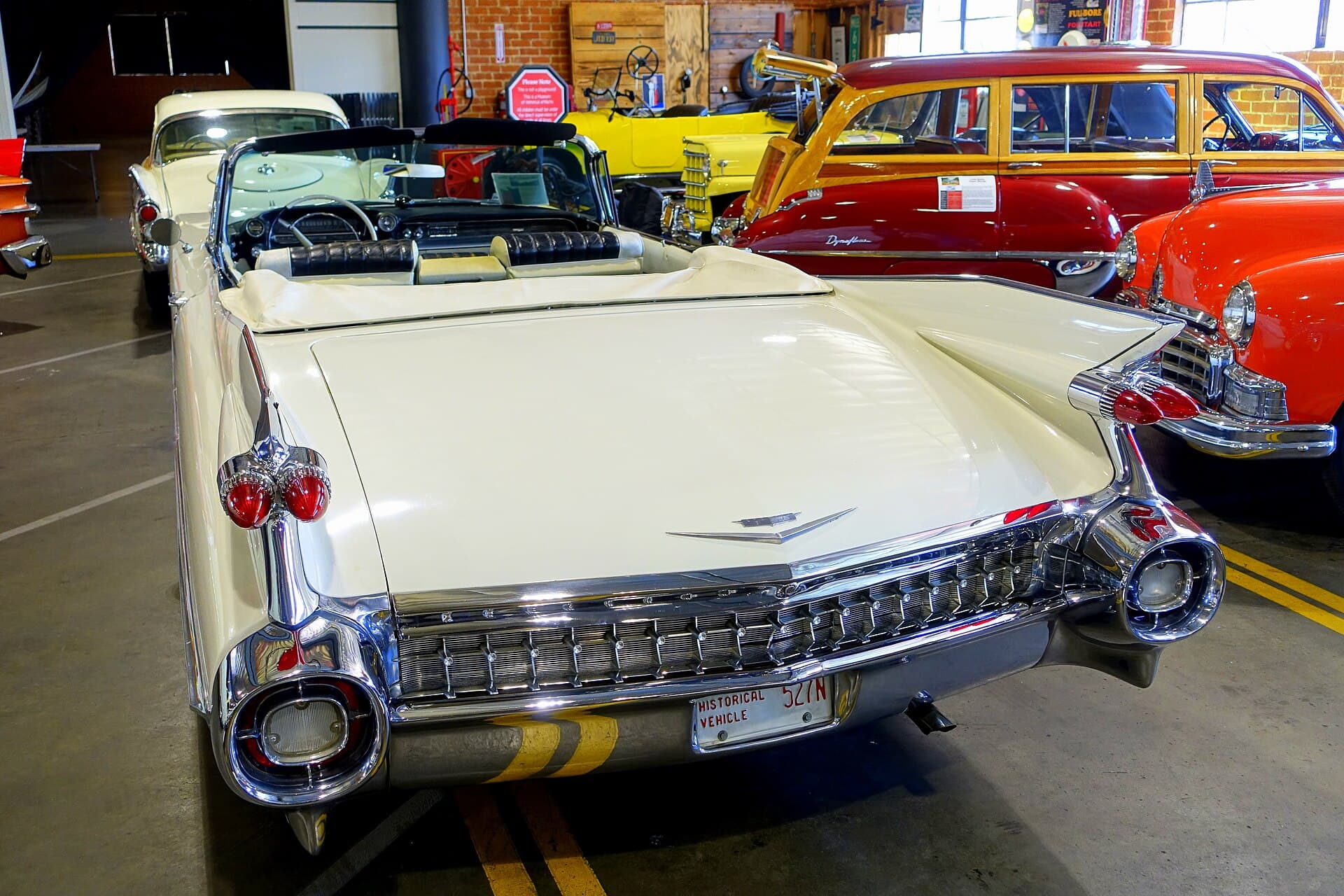 Cadillac 1959: das Jahr, in dem die Heckflossen am höchsten standen, Titelbild
