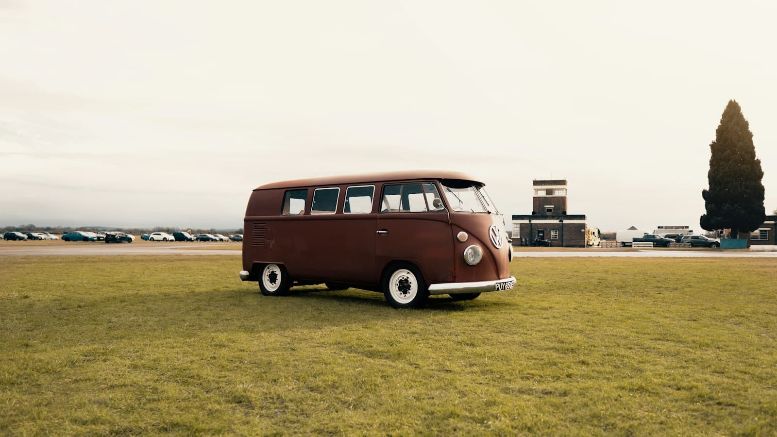 Bulli und Van Life: Warum T2, T3 und T4 die junge Szene tragen, Titelbild