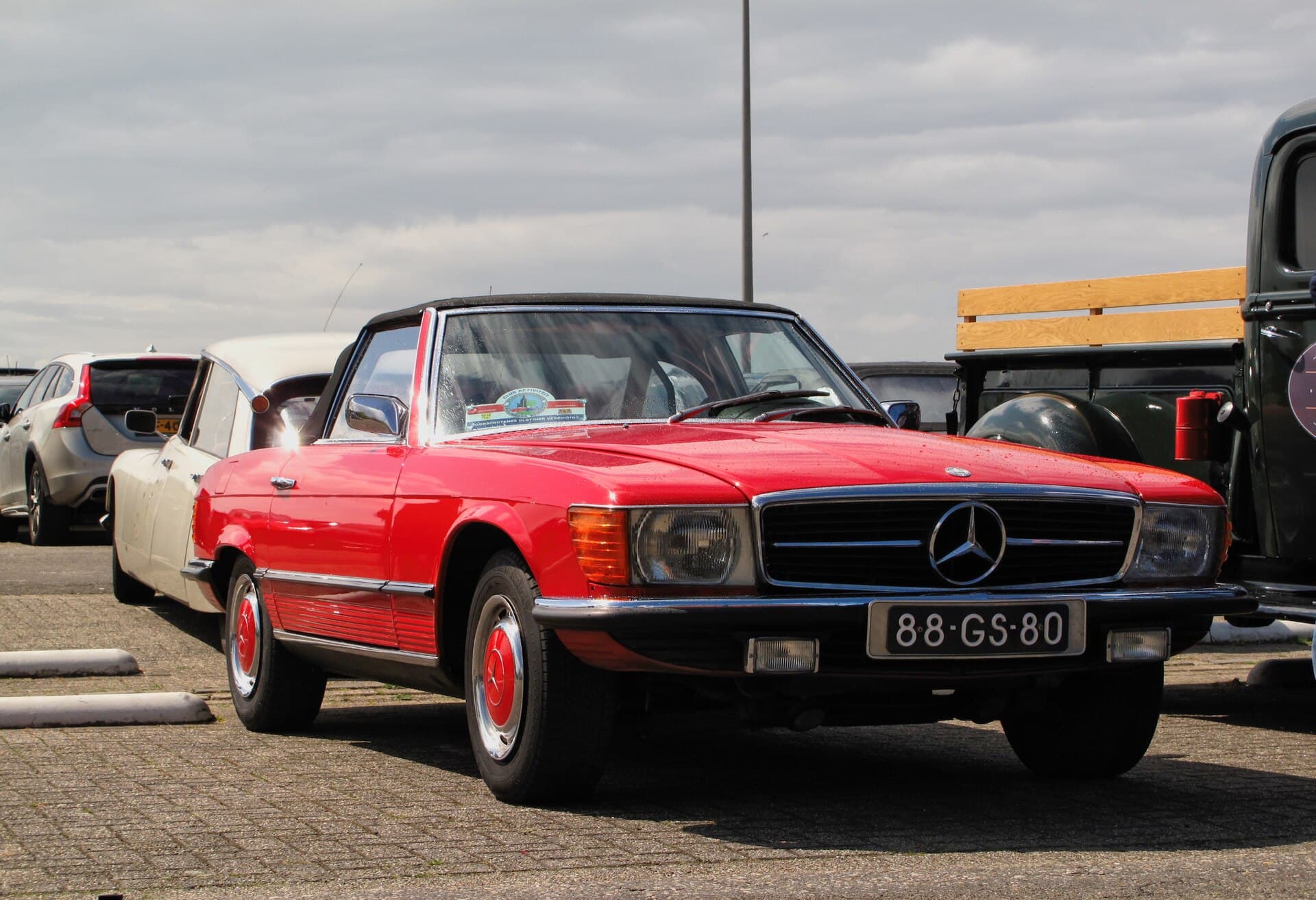 R107 SL, Titelbild
