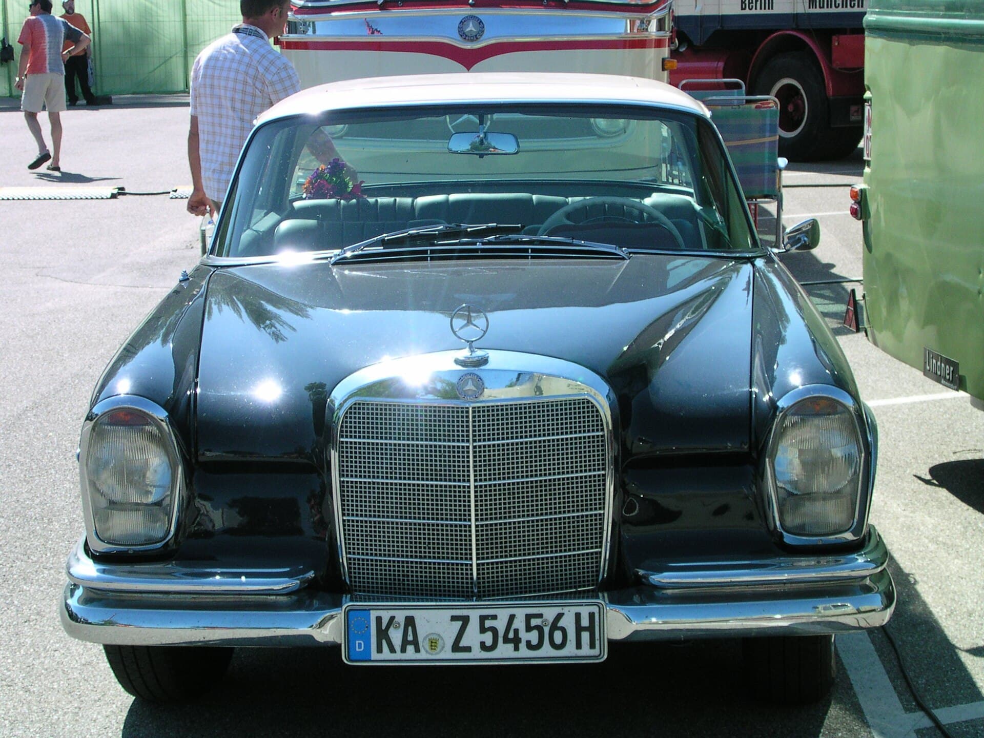 W111 Heckflosse, Titelbild