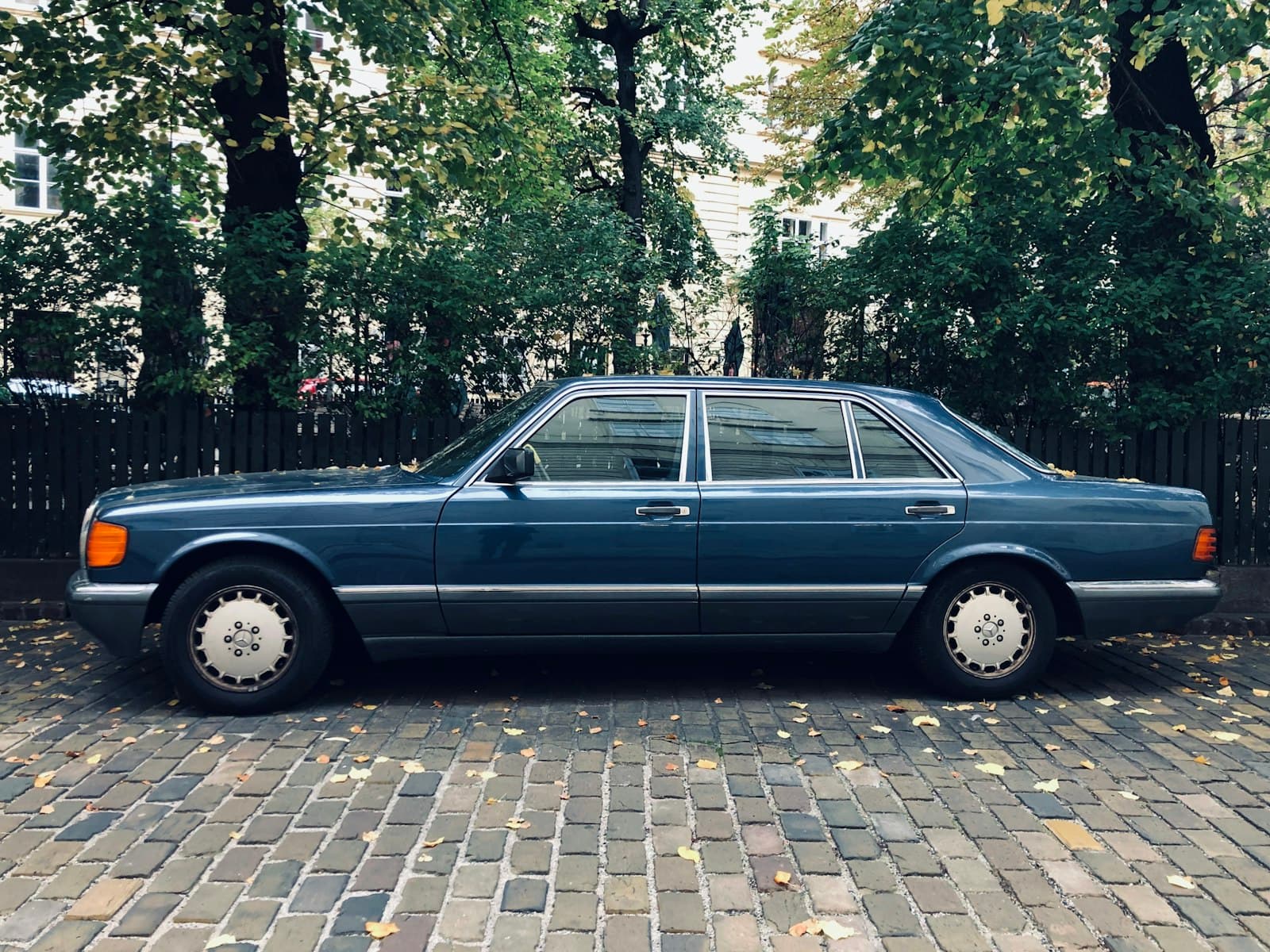 Mercedes W126 kaufen: Welche S-Klasse, welcher Motor, welcher Rost, Titelbild