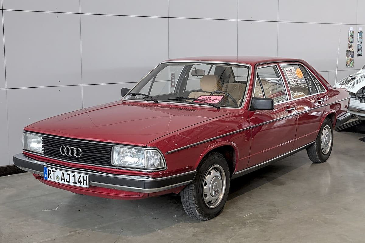 Audi 100 C2 als Limousine