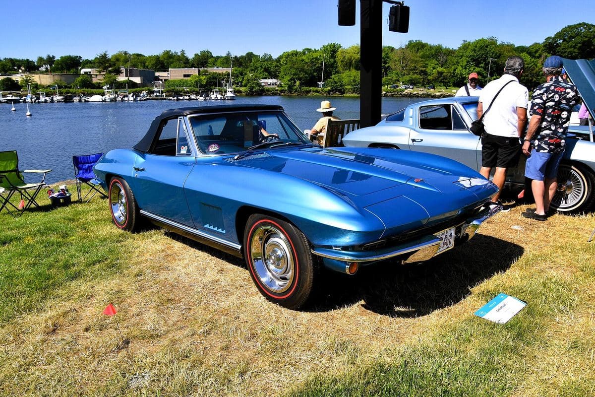 Chevrolet Corvette C2 als Cabriolet