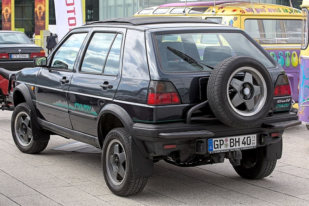 Volkswagen Golf Country als Schrägheck