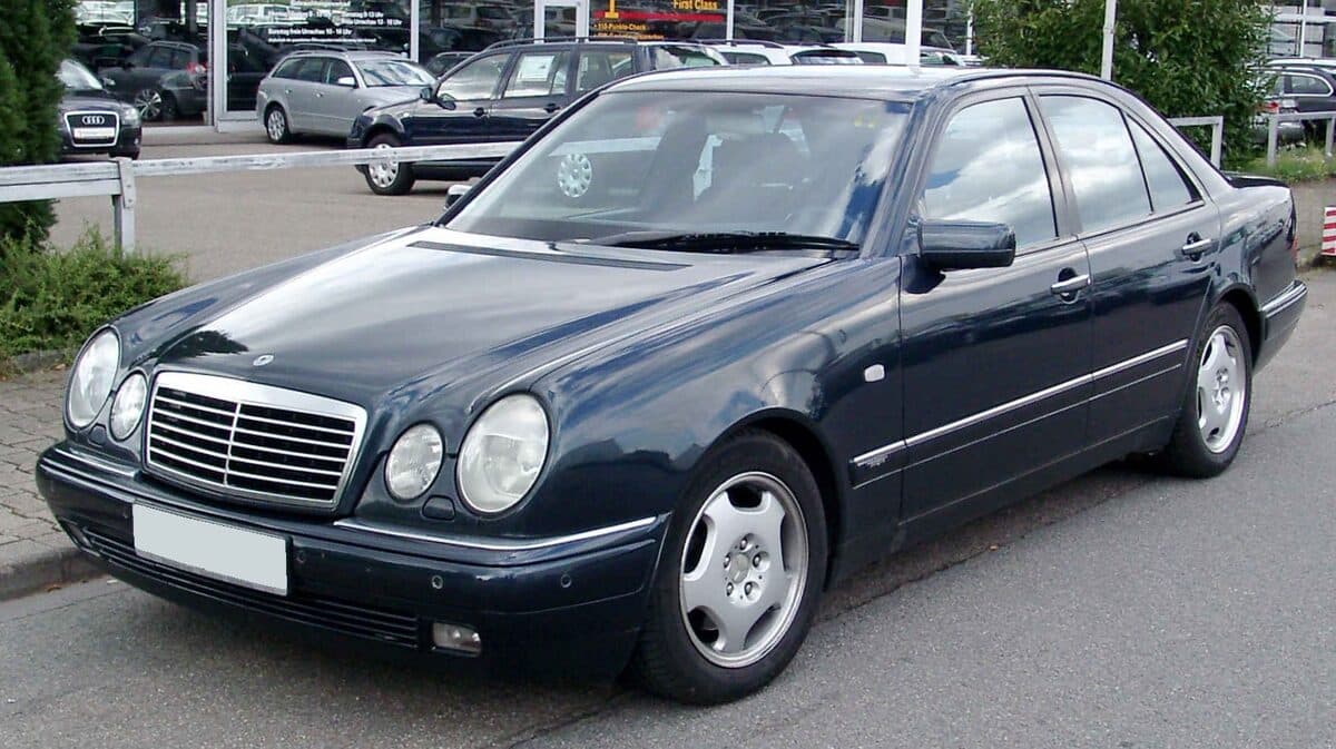 Mercedes-Benz W210, Modellporträt