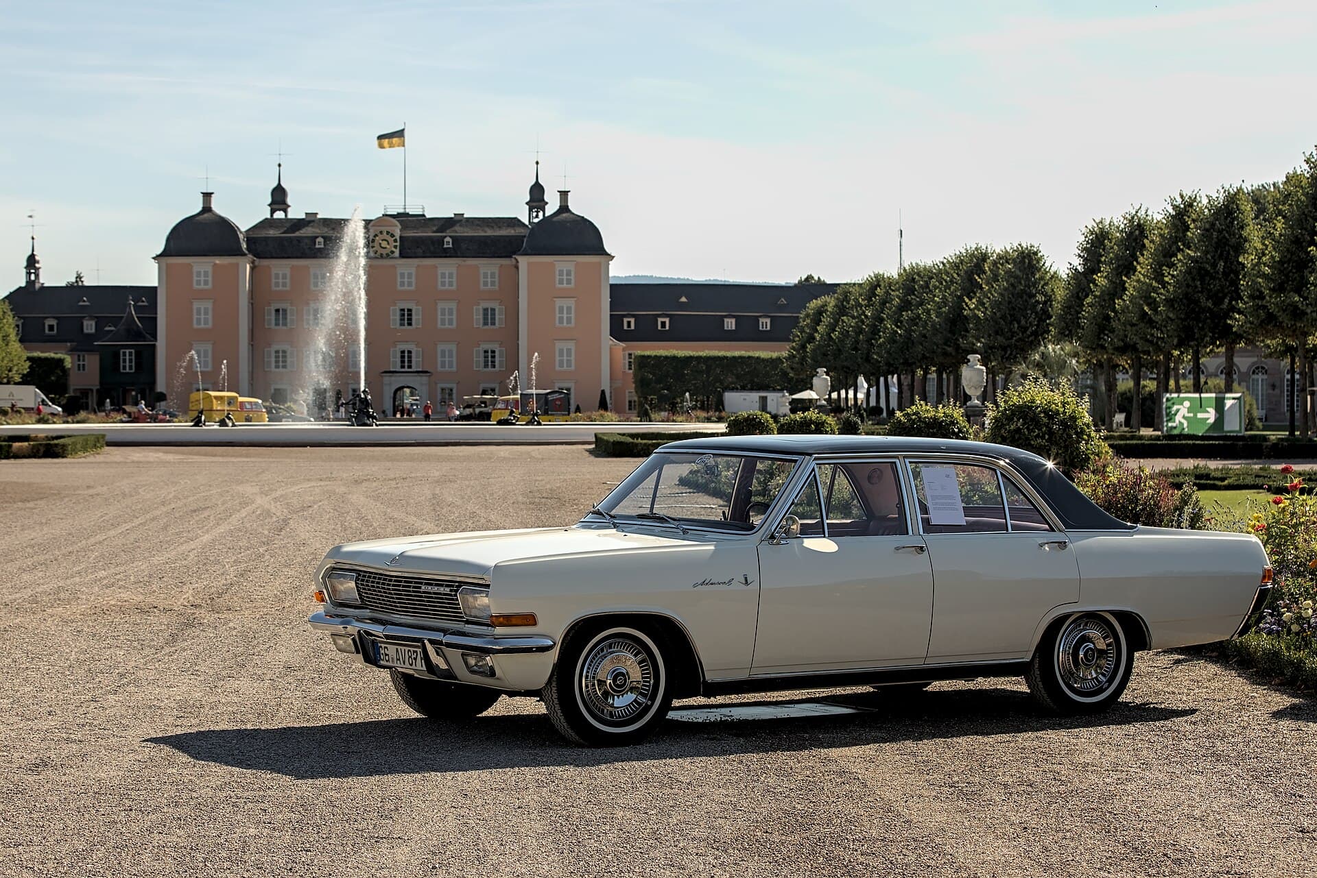 Opel Admiral und Diplomat: als Opel die Oberklasse erobern wollte Opel Admiral und Diplomat: als Opel die Oberklasse erobern wollte, Titelbild