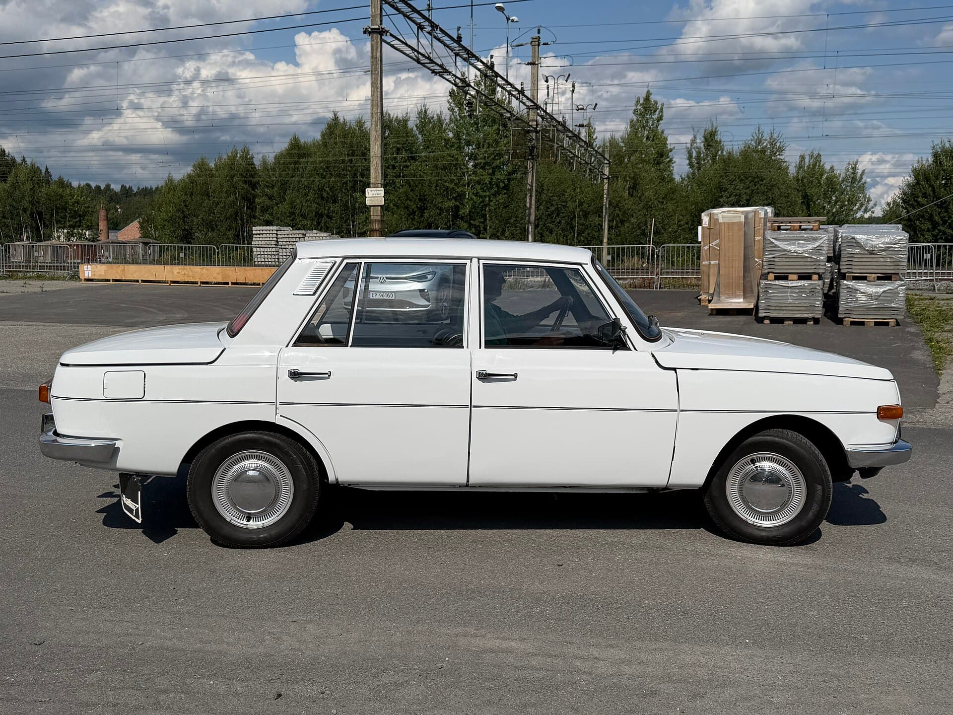 Der 353: kantig, mit Kastenrahmen und Dreizylinder, das größere Auto der DDR. Ein Wartburg 353