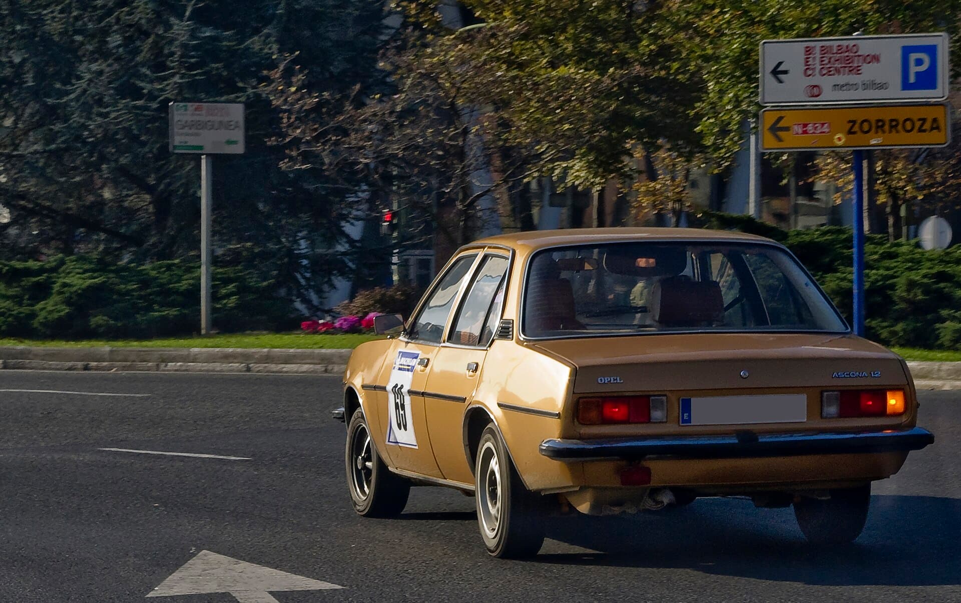 Der Ascona B: die Limousine des Manta, mit Heckantrieb und Rallye-Vergangenheit. Ein Opel Ascona B