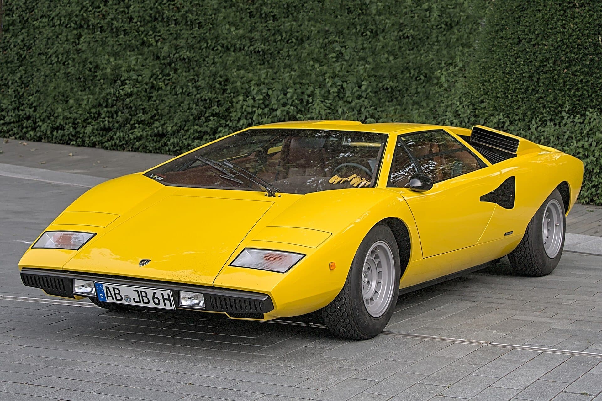 Countach Countach, Titelbild