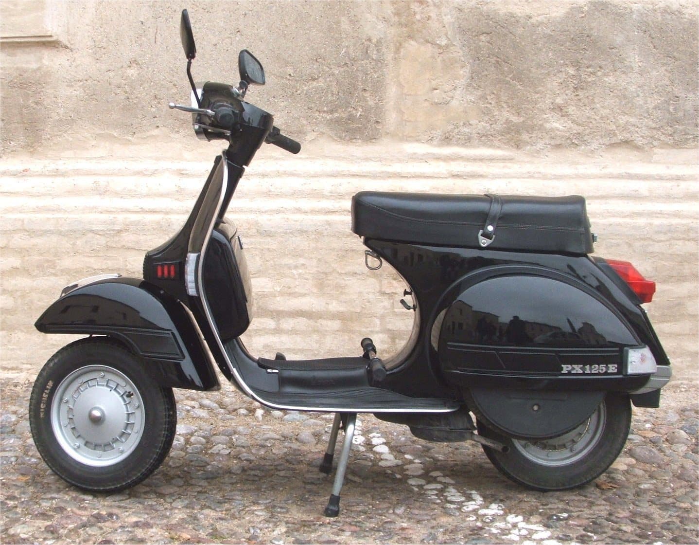 Vespa PX: 40 Jahre dieselbe Form (1977–2016) Vespa PX: 40 Jahre dieselbe Form (1977–2016), Bild zum Zitat