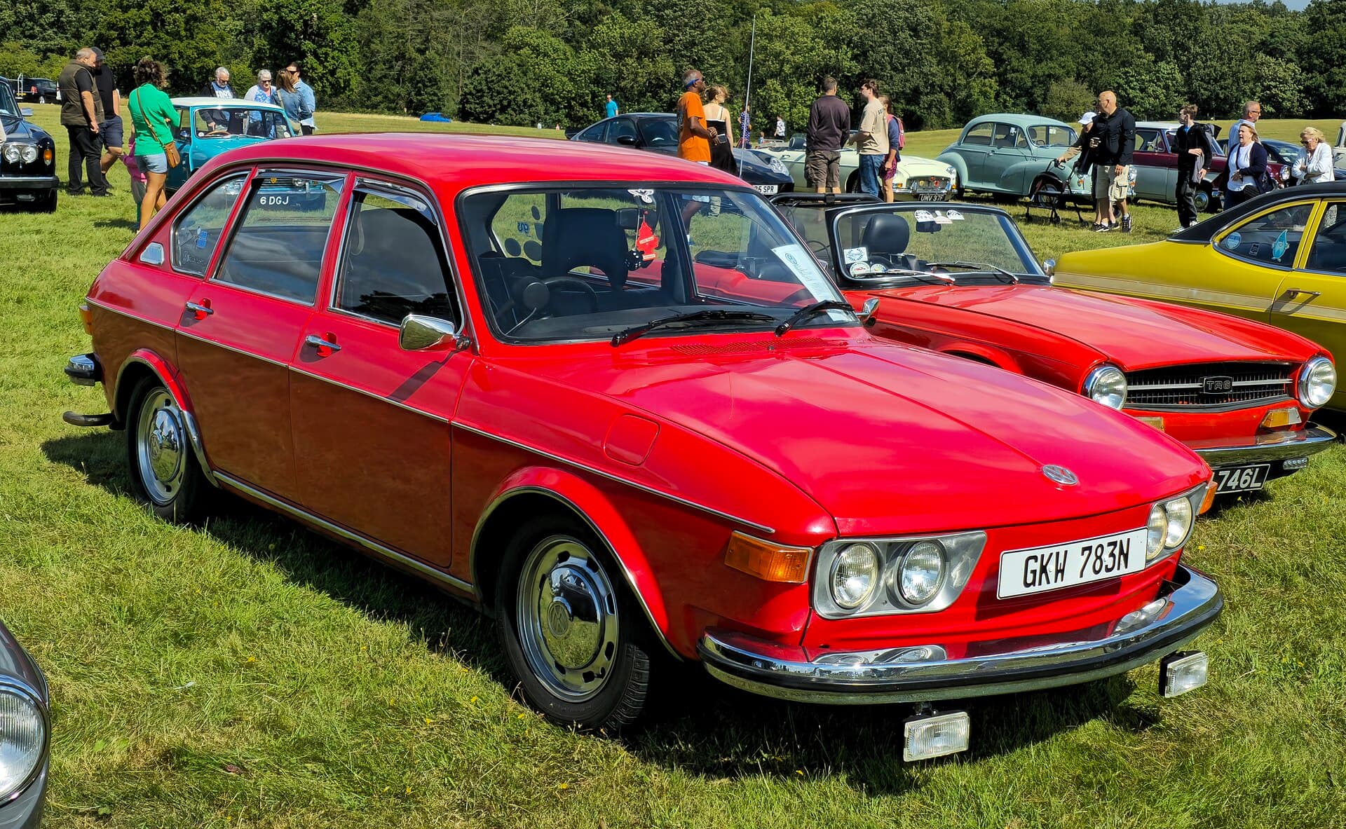 Der 412: die flacheren Scheinwerfer, der lange Vorderwagen über dem Kofferraum, der letzte große Volkswagen mit Heckmotor. Ein VW 412 LE