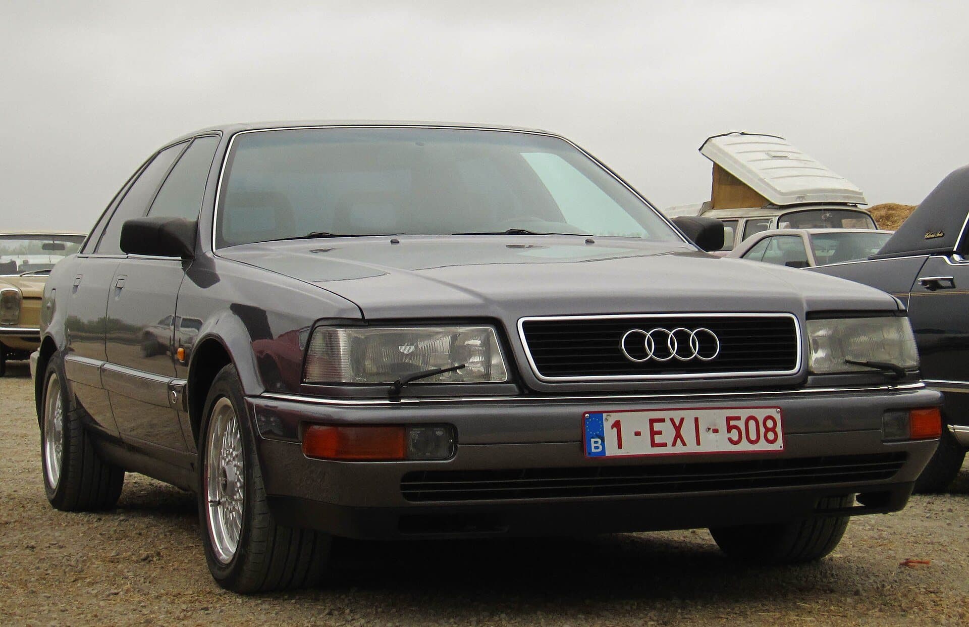 V8 V8, Titelbild