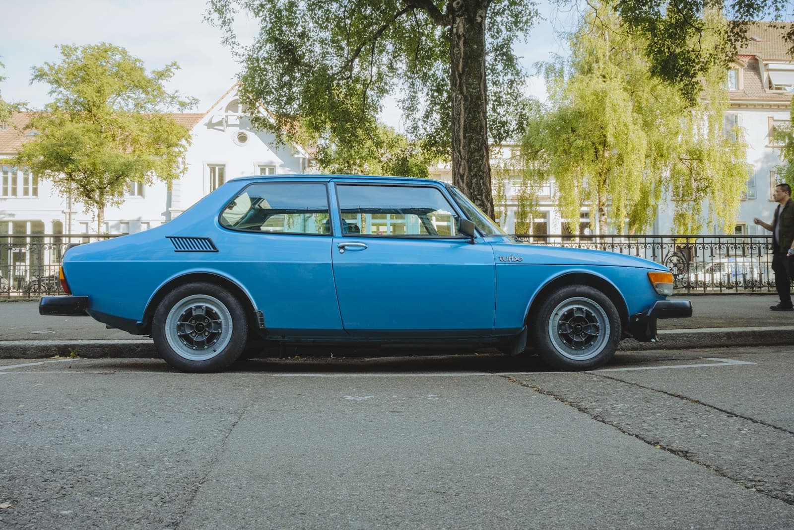 Alltagstauglich? Der Saab 900 als tägliches Auto Alltagstauglich? Der Saab 900 als tägliches Auto, Titelbild