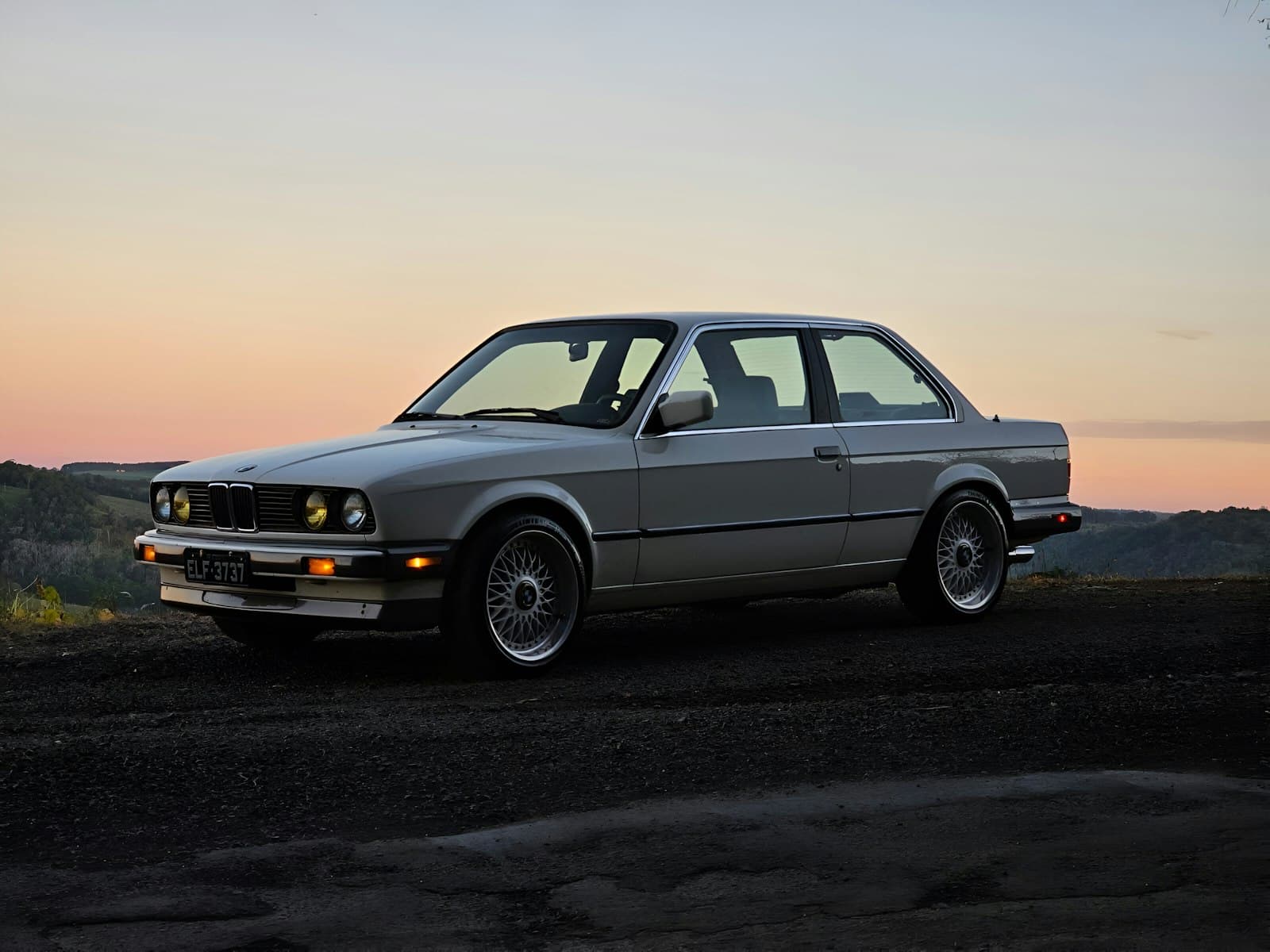 BMW E30 kaufen: Welcher Motor, wo er rostet und was er 2026 kostet BMW E30 kaufen: Welcher Motor, wo er rostet und was er 2026 kostet, Titelbild