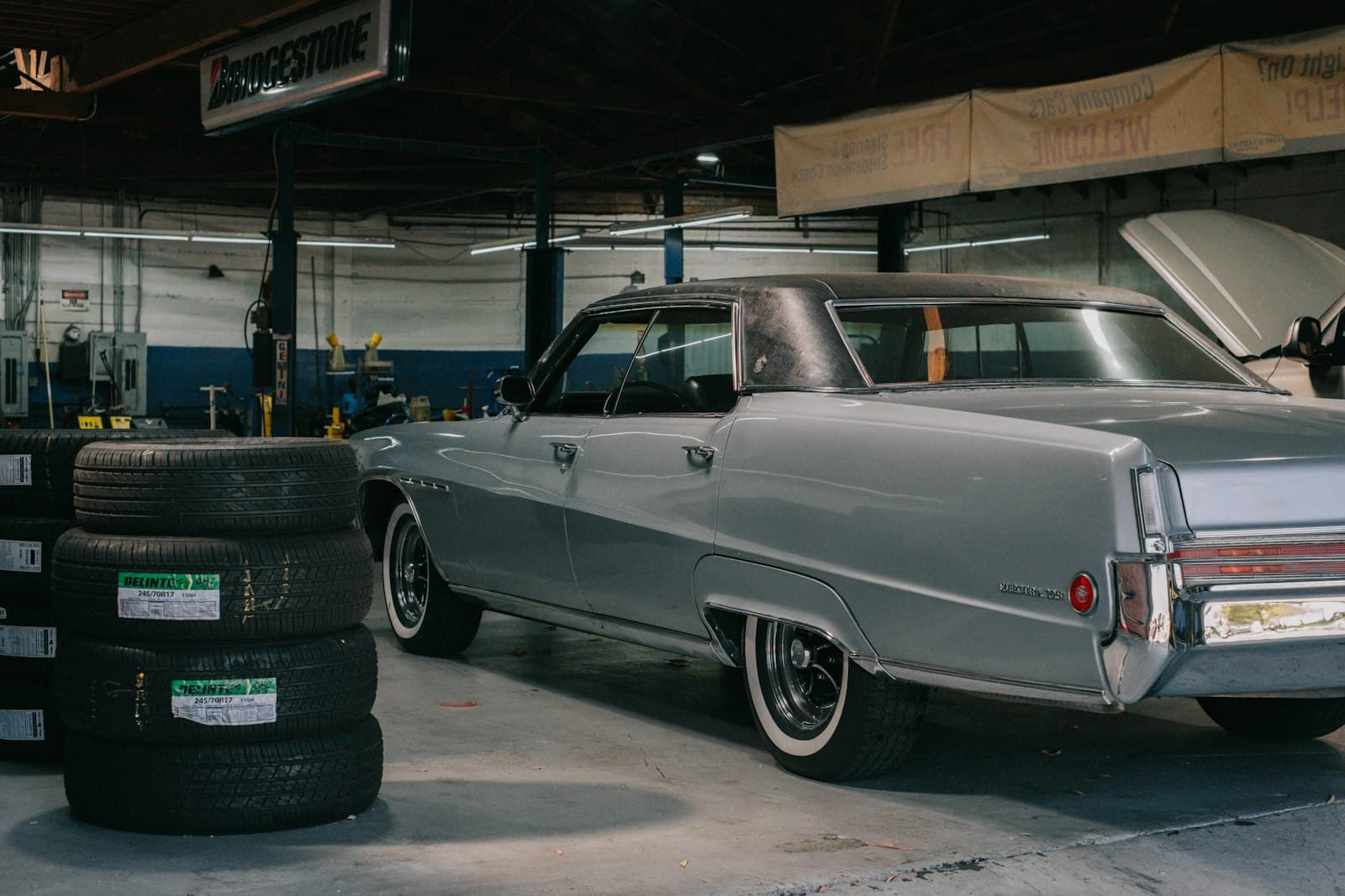 Standplatten und Reifenalter: Warum Oldtimer-Reifen anders altern Standplatten und Reifenalter: Warum Oldtimer-Reifen anders altern, Bild zum Zitat