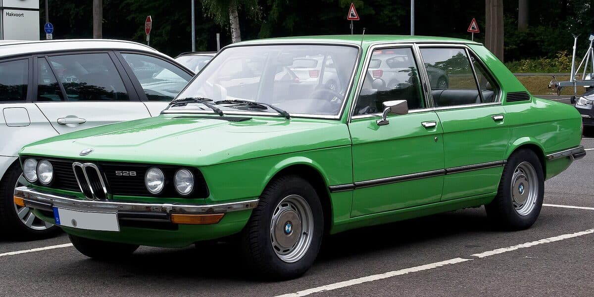 BMW E12 BMW E12, Modellporträt