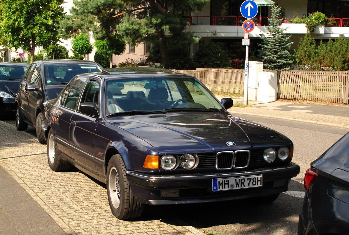 BMW E32 BMW E32, Modellporträt