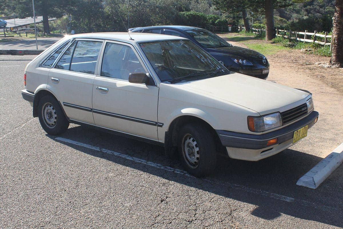 Mazda 323 BF als Schrägheck Mazda 323 BF als Schrägheck