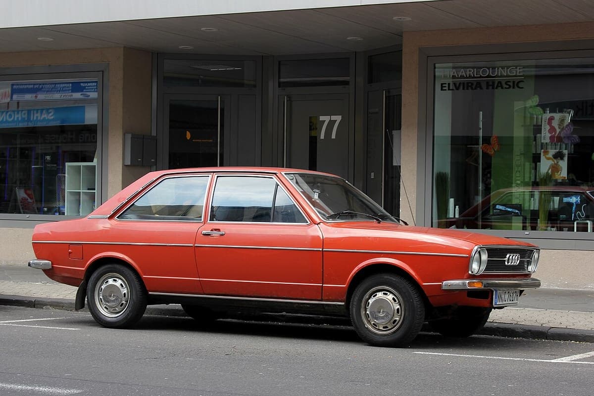 Audi 80 B1 als Limousine Audi 80 B1 als Limousine