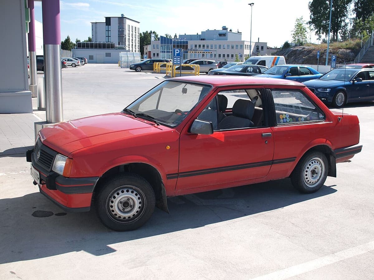 Opel Corsa A als Limousine Opel Corsa A als Limousine