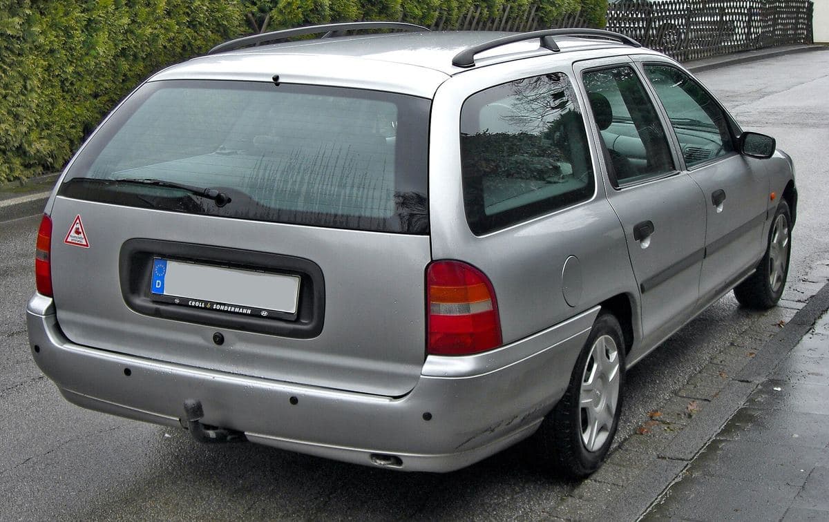 Ford Mondeo I als Kombi Ford Mondeo I als Kombi