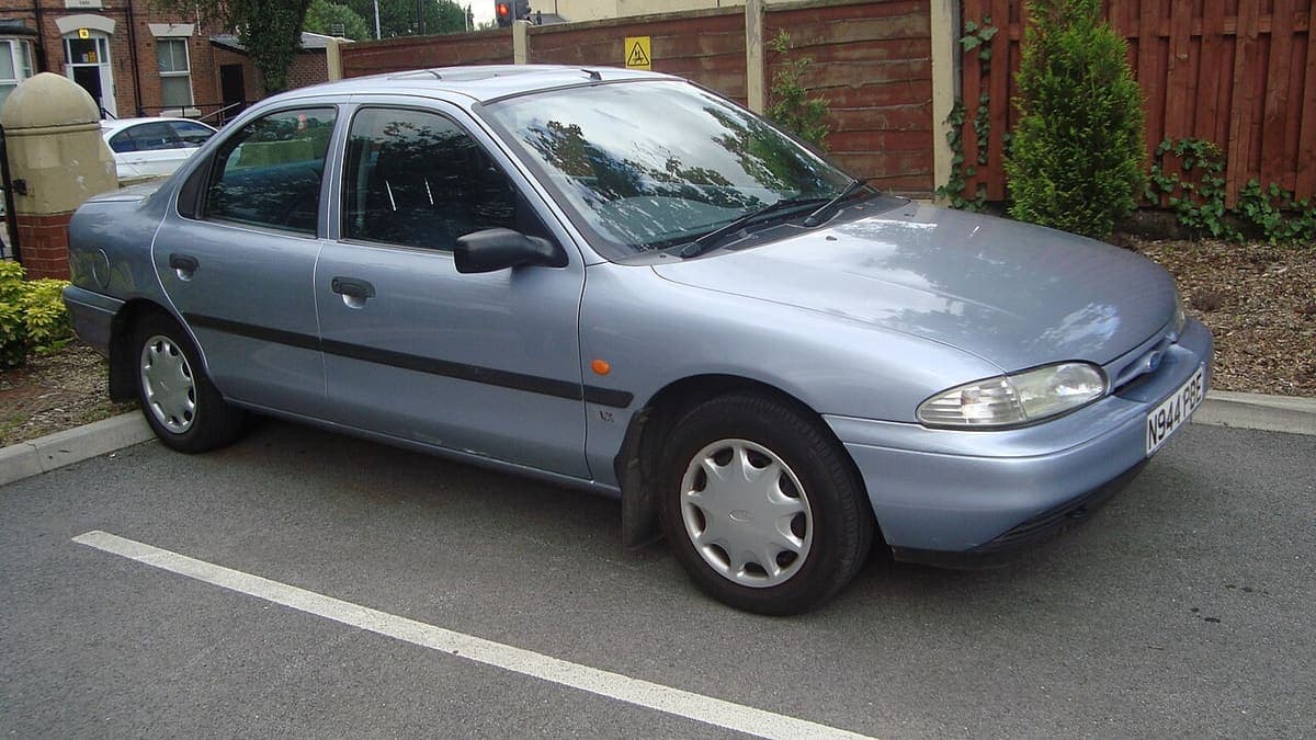 Ford Mondeo I als Limousine Ford Mondeo I als Limousine