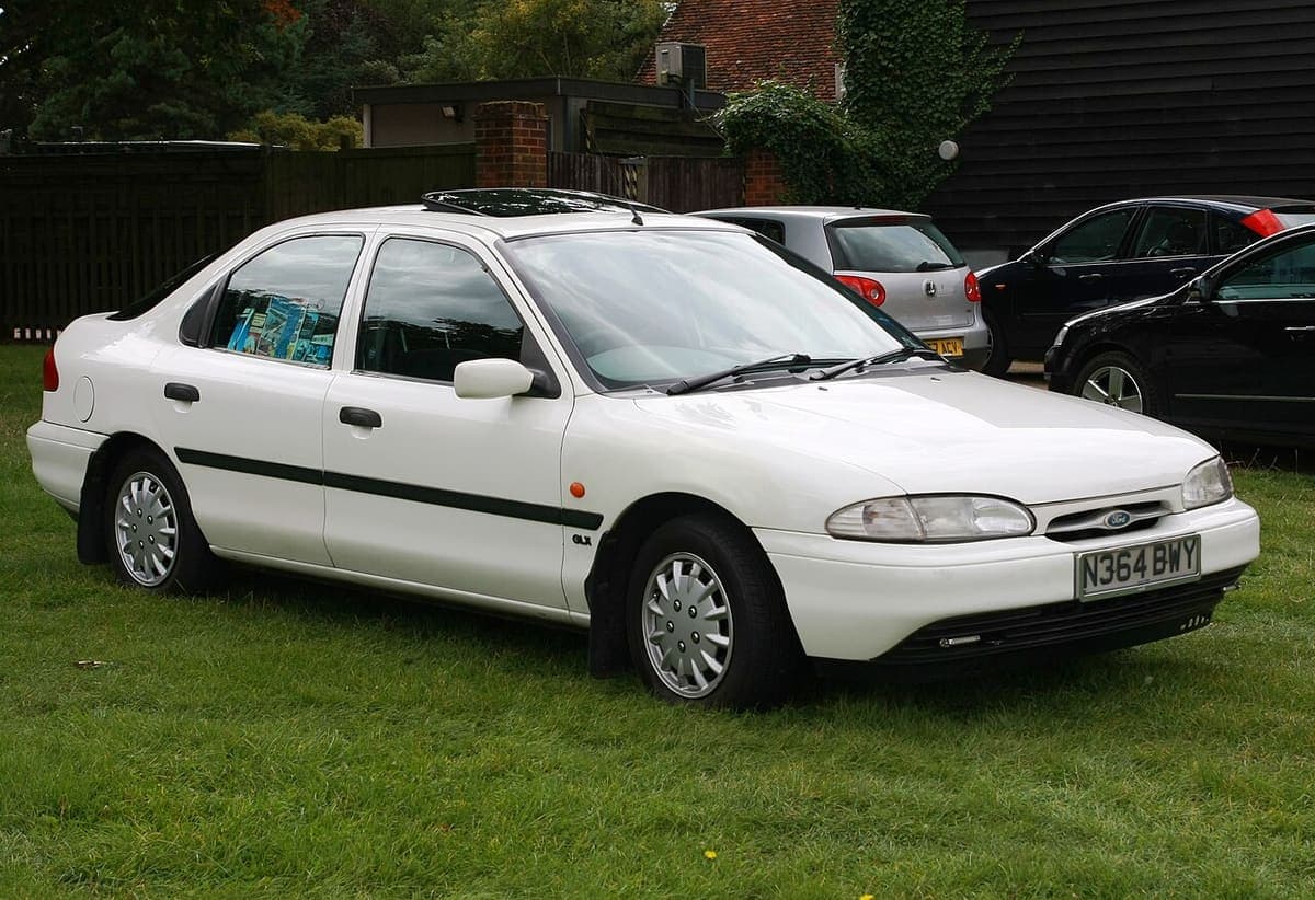 Ford Mondeo I als Schrägheck Ford Mondeo I als Schrägheck