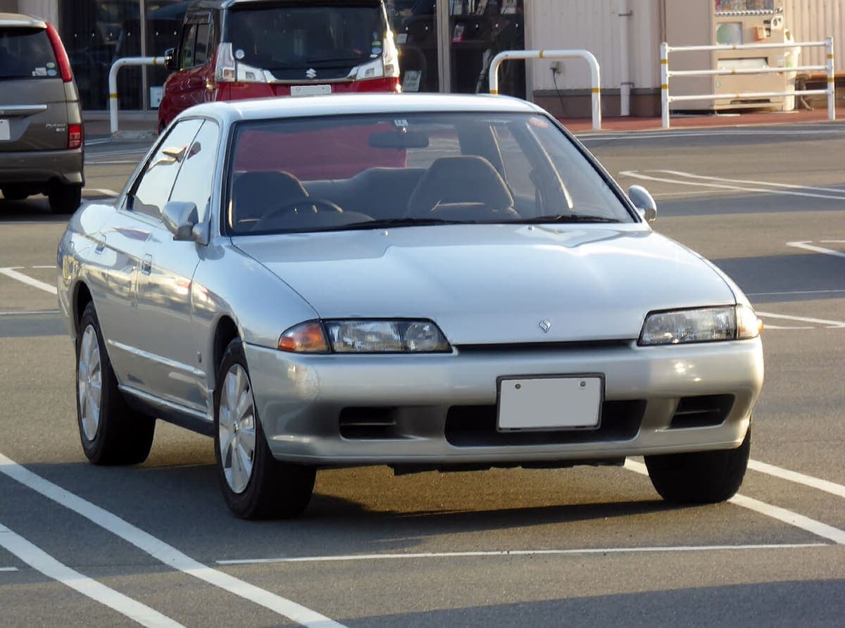 Nissan Skyline R32 als Limousine Nissan Skyline R32 als Limousine