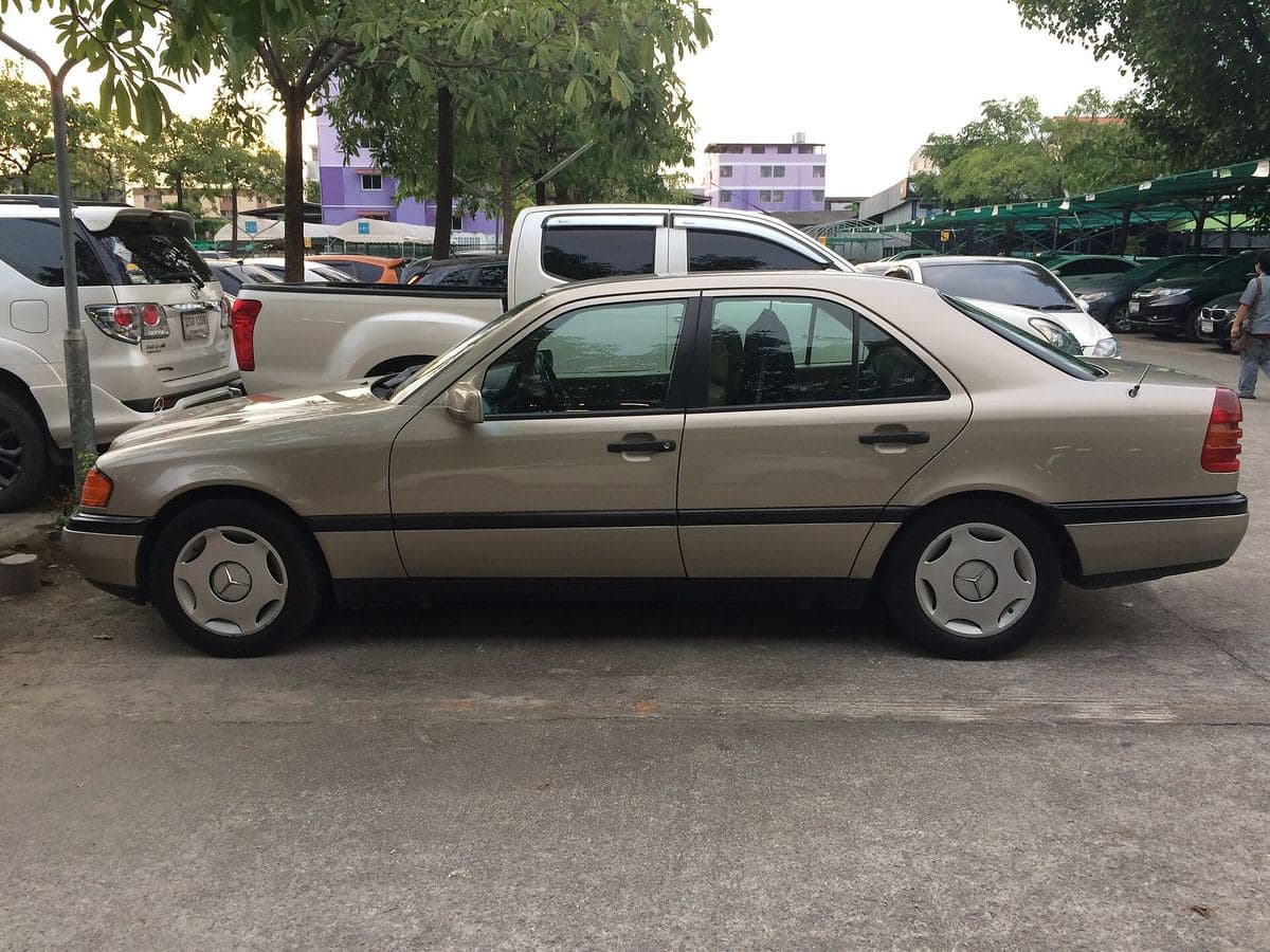 Mercedes-Benz W202 als Limousine Mercedes-Benz W202 als Limousine