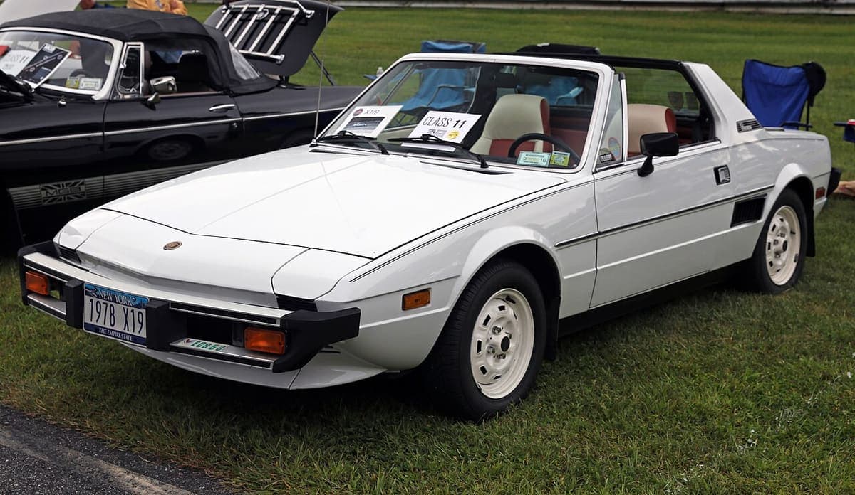Fiat X1/9 als Cabriolet Fiat X1/9 als Cabriolet